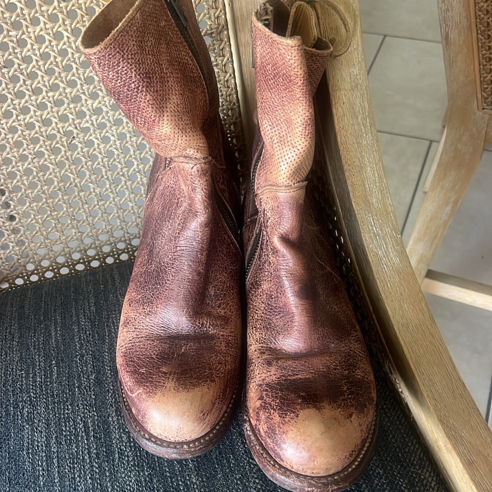 Gorgeous Bed Stu Newark distressed leather lease back healed boots size 8 - Picture 11 of 11